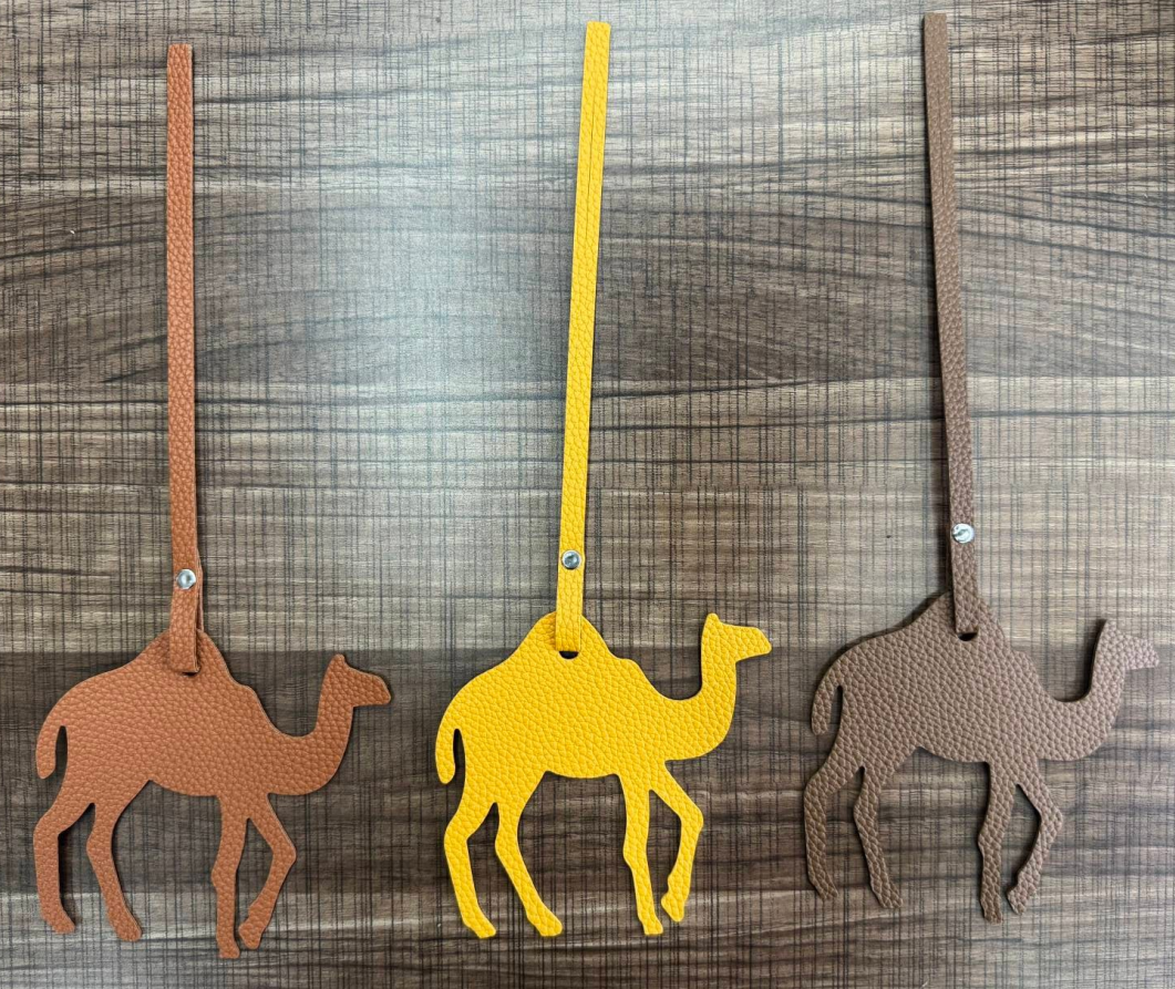 中东新款骆驼图案皮革挂件衣饰包包配饰