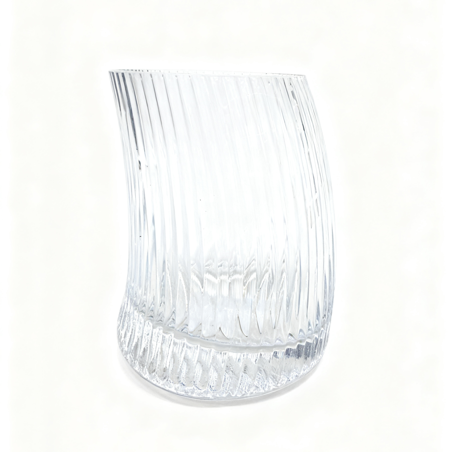 各种各样的玻璃杯啤酒杯红酒壶