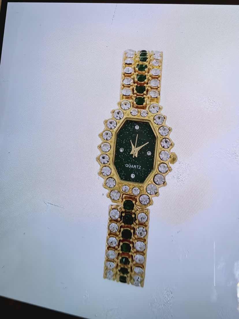 098 Square diamond bracelet watch