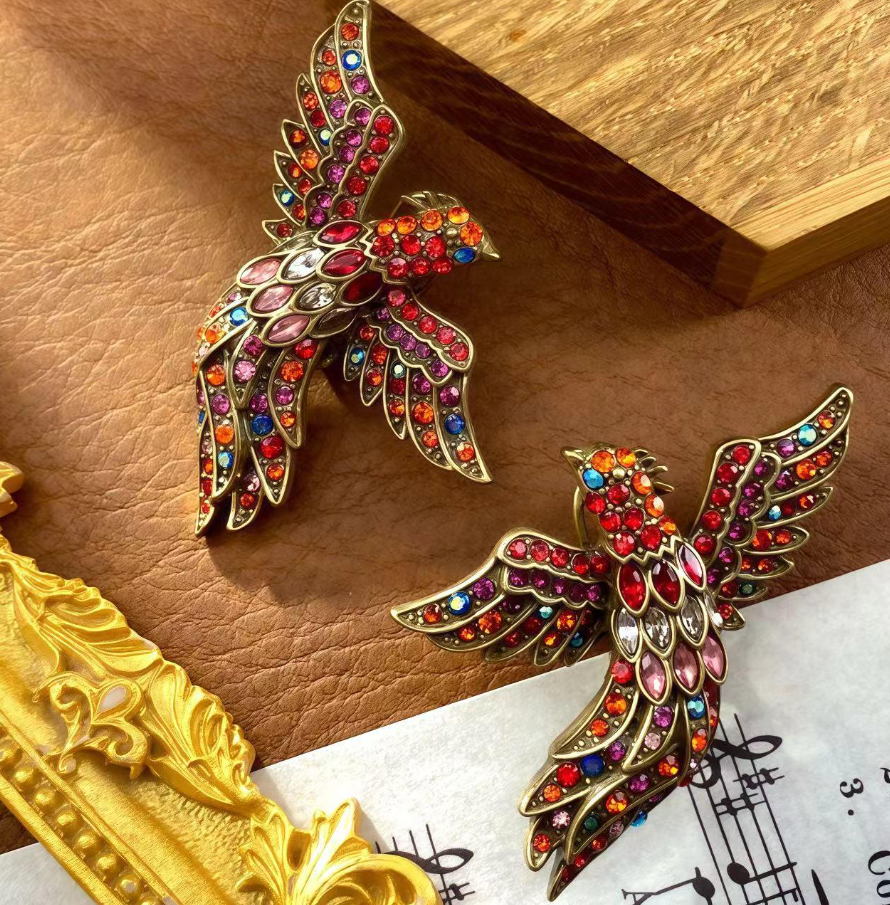 【SUGEBEINI】 Baroque-style zirconium bird-shaped stud earrings, retro style zirconium bird-shaped stud earrings ZEH00058