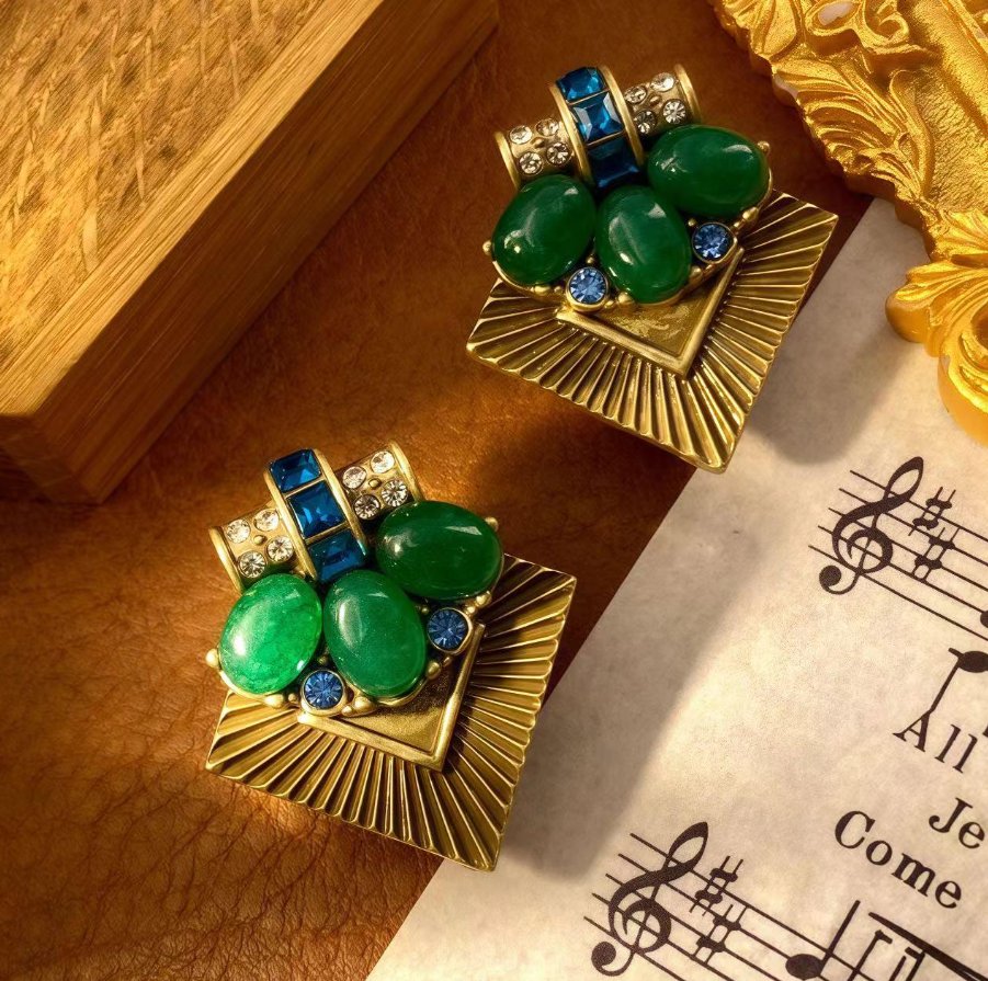 【SUGEBEINI】几何方块造型复古金属轻奢耳环ZEH00062