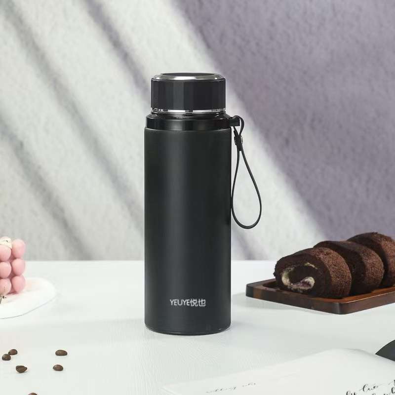 8805-750ml large-capacity 304 stainless steel insulated cup, vacuum tea brewing cup with handle, business gift Application Scenario