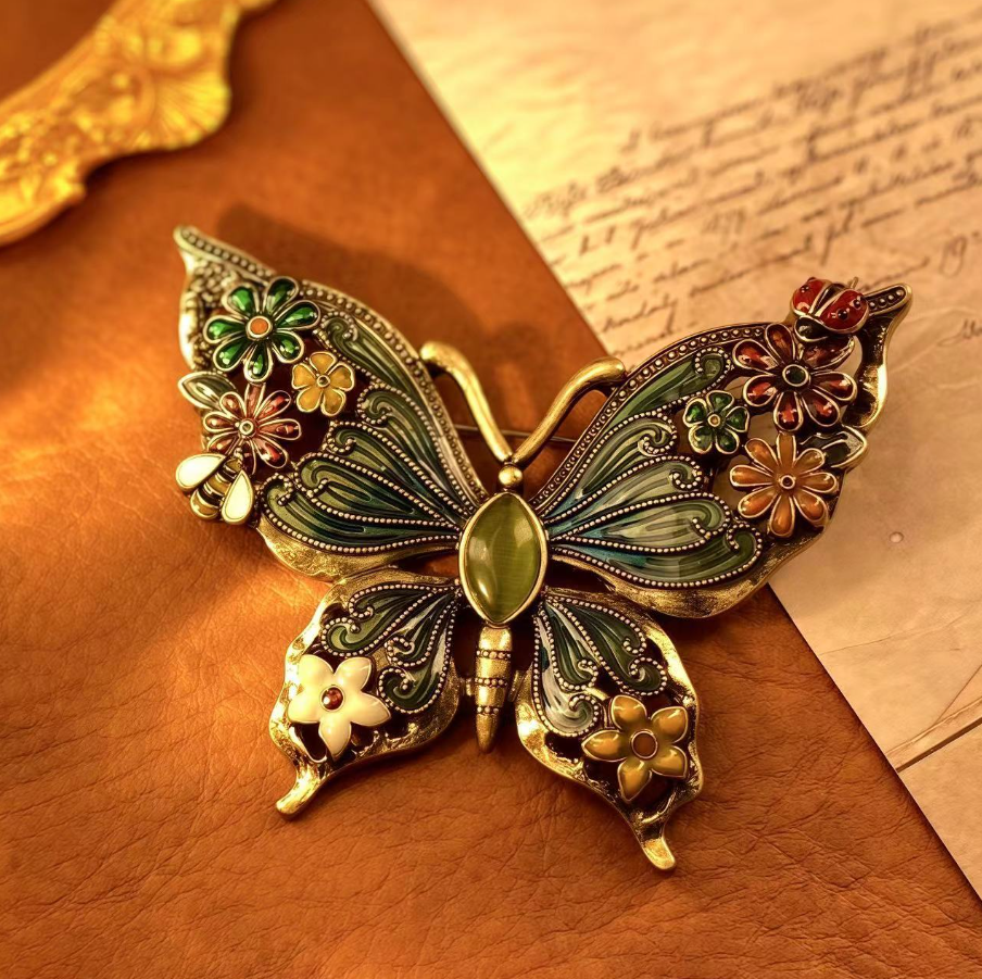 【SUGEBEINI】 Gilded enamel Butterfly Brooch with enamel flower and leaf Retro country style ZX00019