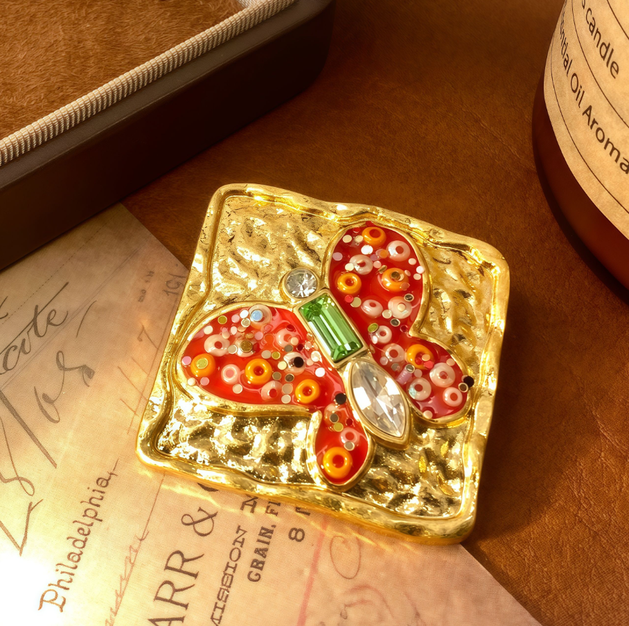 【SUGEBEINI】金属蝴蝶胸针 复古华丽风红色蝴蝶胸针ZX00049