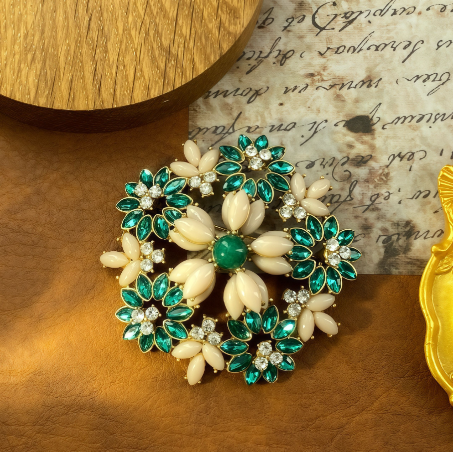 【SUGEBEINI】 Flower-shaped brooch for women, fashionable coat accessory, retro style brooch ZX00012 【SUGEBEINI】 Flower-shaped brooch for women, fashionable coat accessory, retro style brooch ZX00012