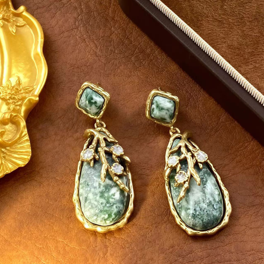 【SUGEBEINI】 New Chinese-style high-end and elegant water drop stone stud earrings, European and American retro style leaf relief stud earrings ZEH00276
