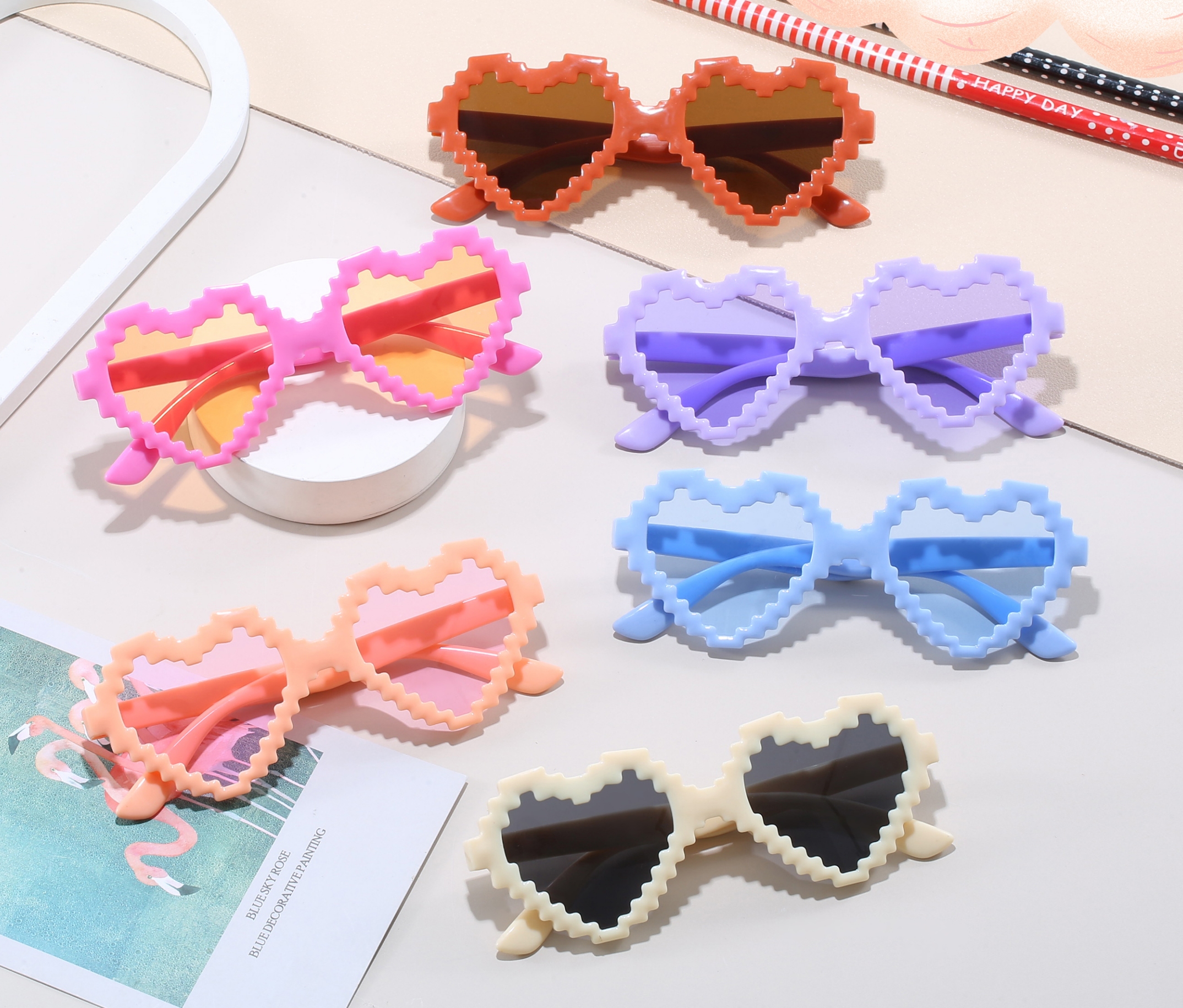 2607儿童眼镜2025新款爱心儿童太阳镜男童女童墨镜