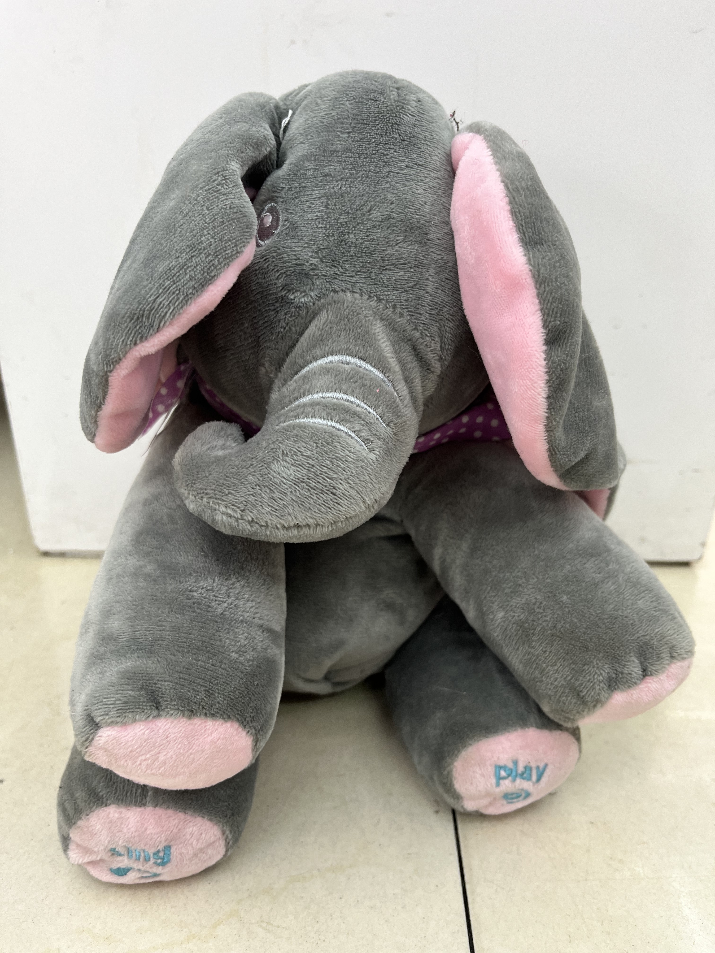 New best-selling electric plush toy ear-slapping elephant, holiday gifts, etc details Picture