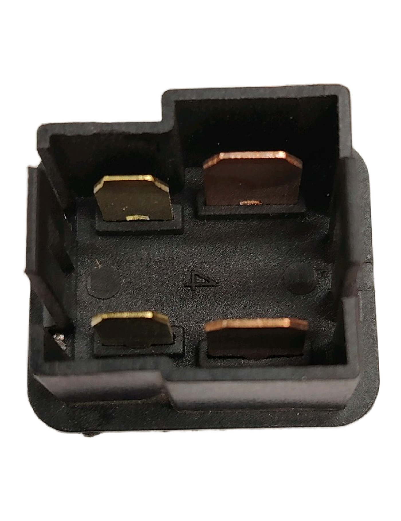 汽车继电器实物图