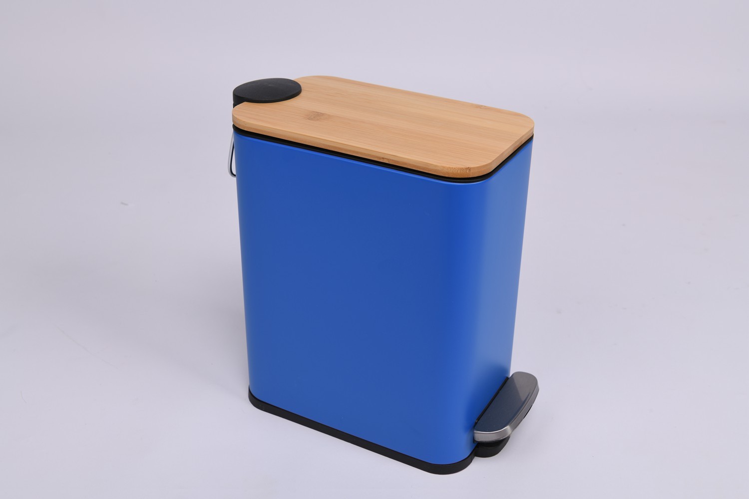 垃圾桶/感应式垃圾桶/智能垃圾桶/塑料垃圾桶/不锈钢垃圾筒白底实物图