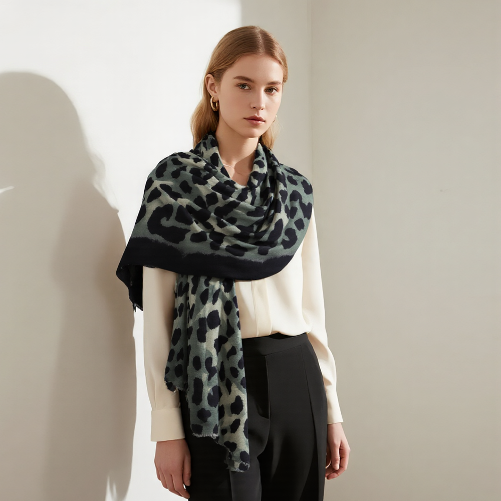 2025新款欧美高档大豹纹印花秋冬百搭洋气披肩丝巾180cm长巾围巾