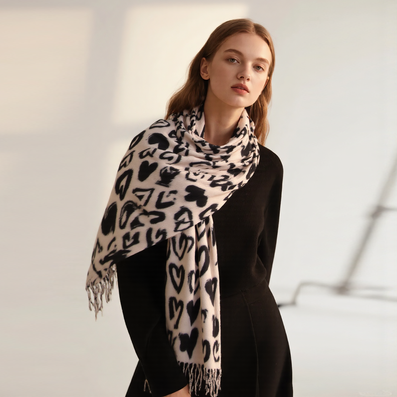 心形羊绒感围巾女冬季高级感仿羊绒秋冬韩系百搭围脖披肩女士批发