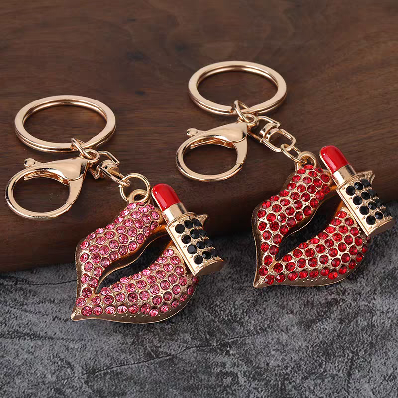 Middle Eastern camel diamond-encrussed keychains, Alapai ethnic festival gifts, gilded rhinestone bags, pendants with sparkling diamonds, trendy keychain accessories, car key cases, car key cases, car key bags, trendy keychain accessories Application Scenario