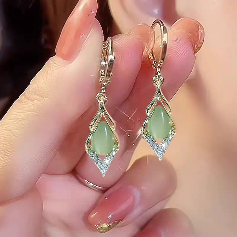 Green cat's eye earrings, 2025 new style, high-end women's diamond-encrusted, stylish ear buckles, light luxury style, mother's earrings, women's ear studs, ear plugs, accessories 0028 detail image 3
