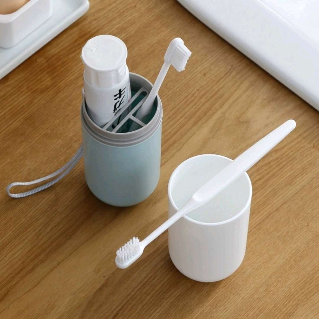 Q35-QY6165 Travel Toothbrush Box, portable toothbrush storage box for business trips, Toothbrush Cup, mouthwash Cup, Toiletry cup Application Scenario