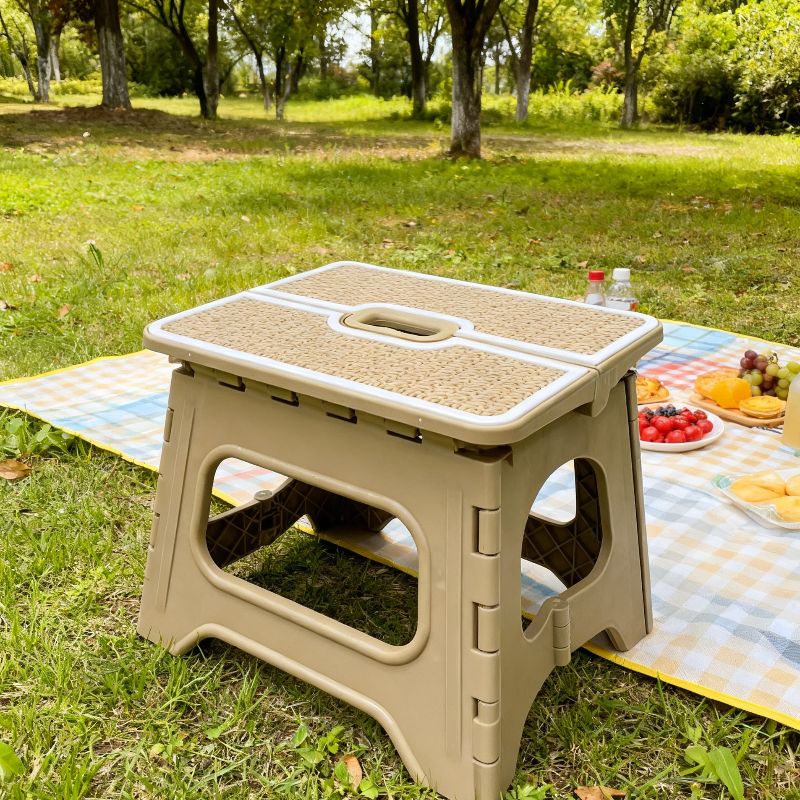A thickened plastic stool for home use, anti-slip, durable and foldable square small stool details Picture