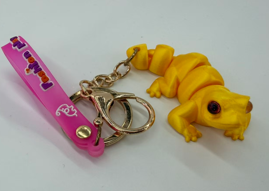 3D printed keychain bag pendant, gecko joint movable student backpack accessory pic 2