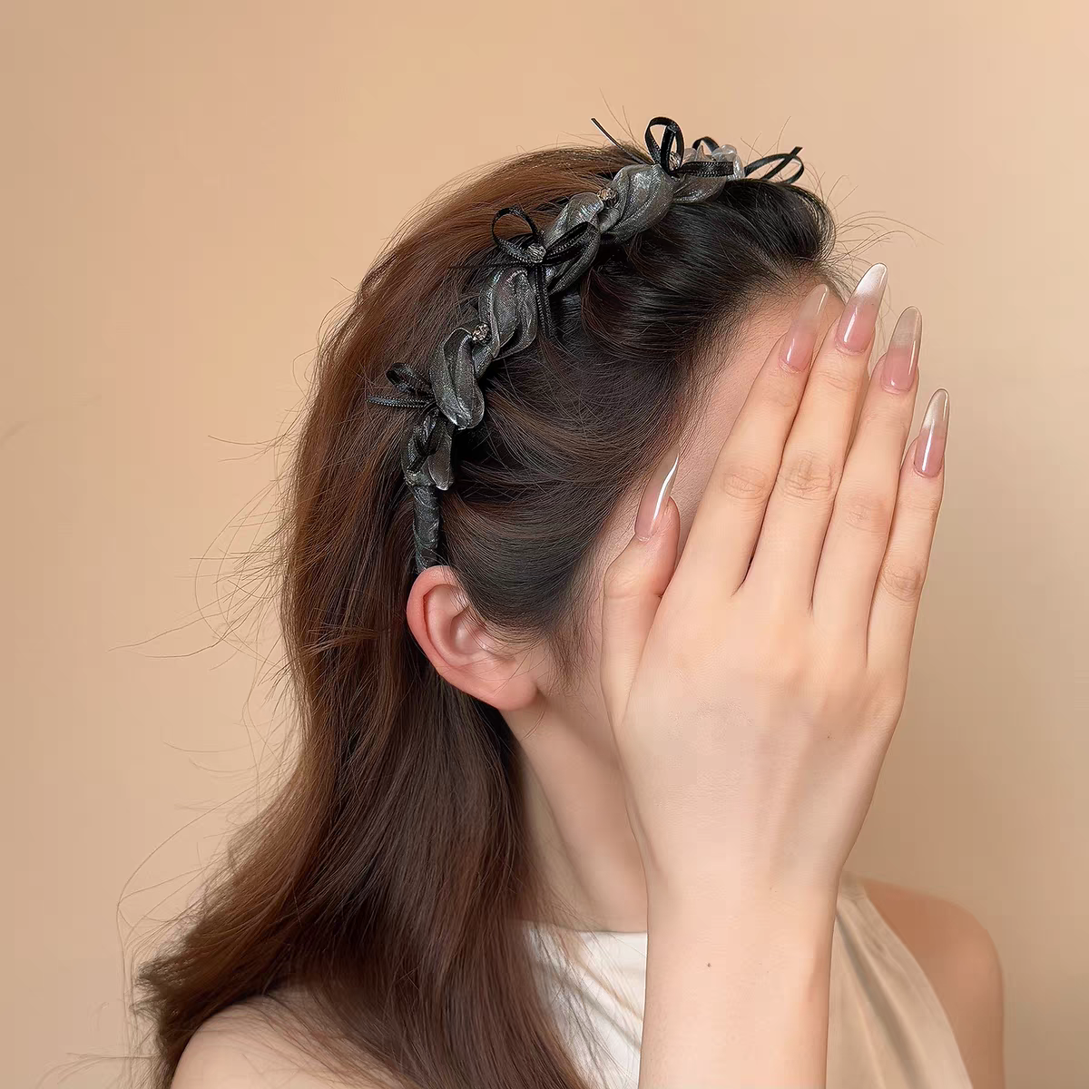 Sweet ribbon bow mesh rhinestone headband, a perfect match for summer outings, cool high head band with anti-slip teeth Item Picture