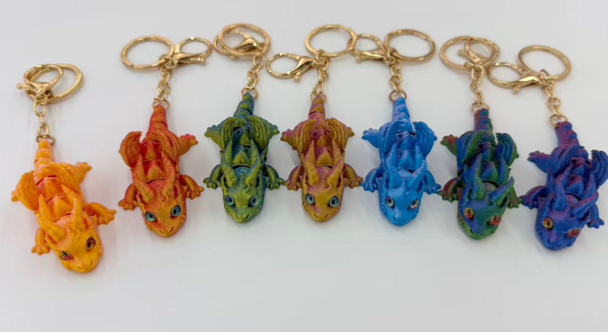 3D-printed double-horned flying dragon with wings, multi-joint, flexible and movable mini keychain pic 1
