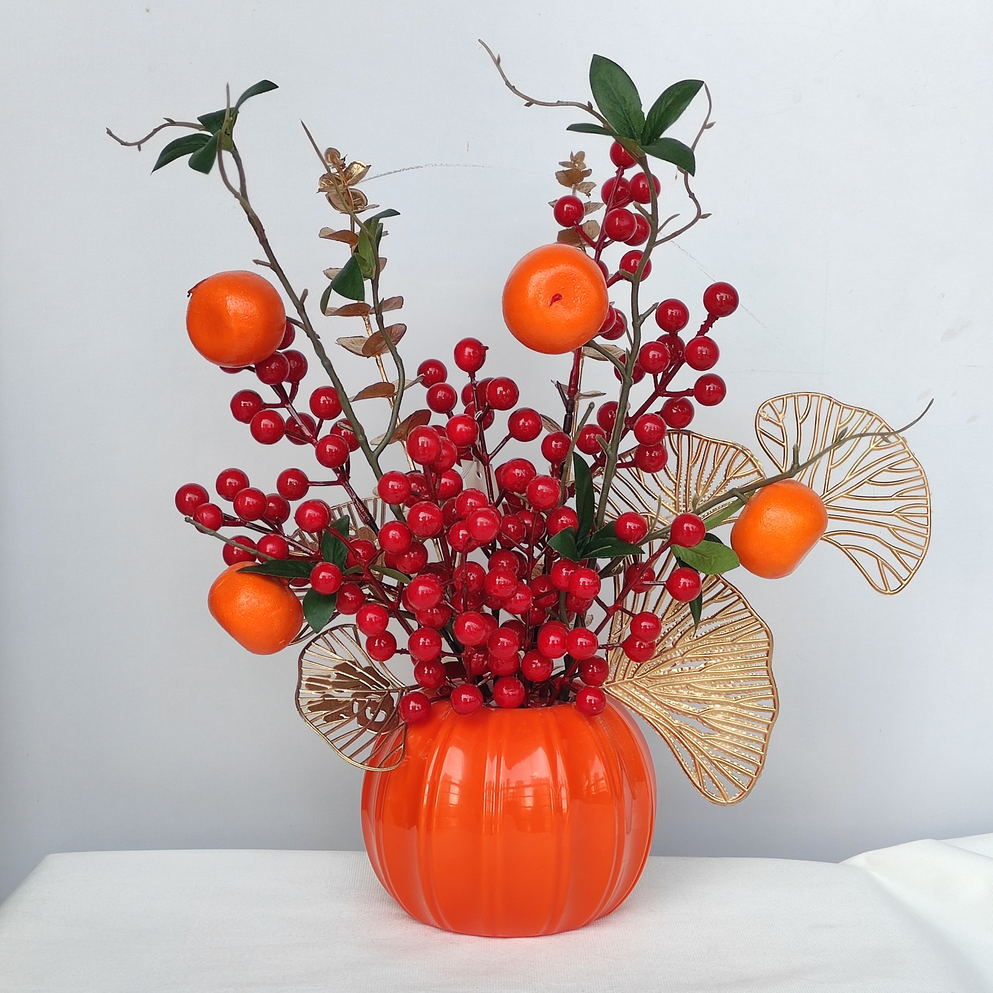 Qingxiang handmade red fruit arreglo floral boutique piezas artesanales productos terminados wholesale inmortal flower red fruit single hecho a mano con flores regalo del día de la madre día del maestro Item Picture