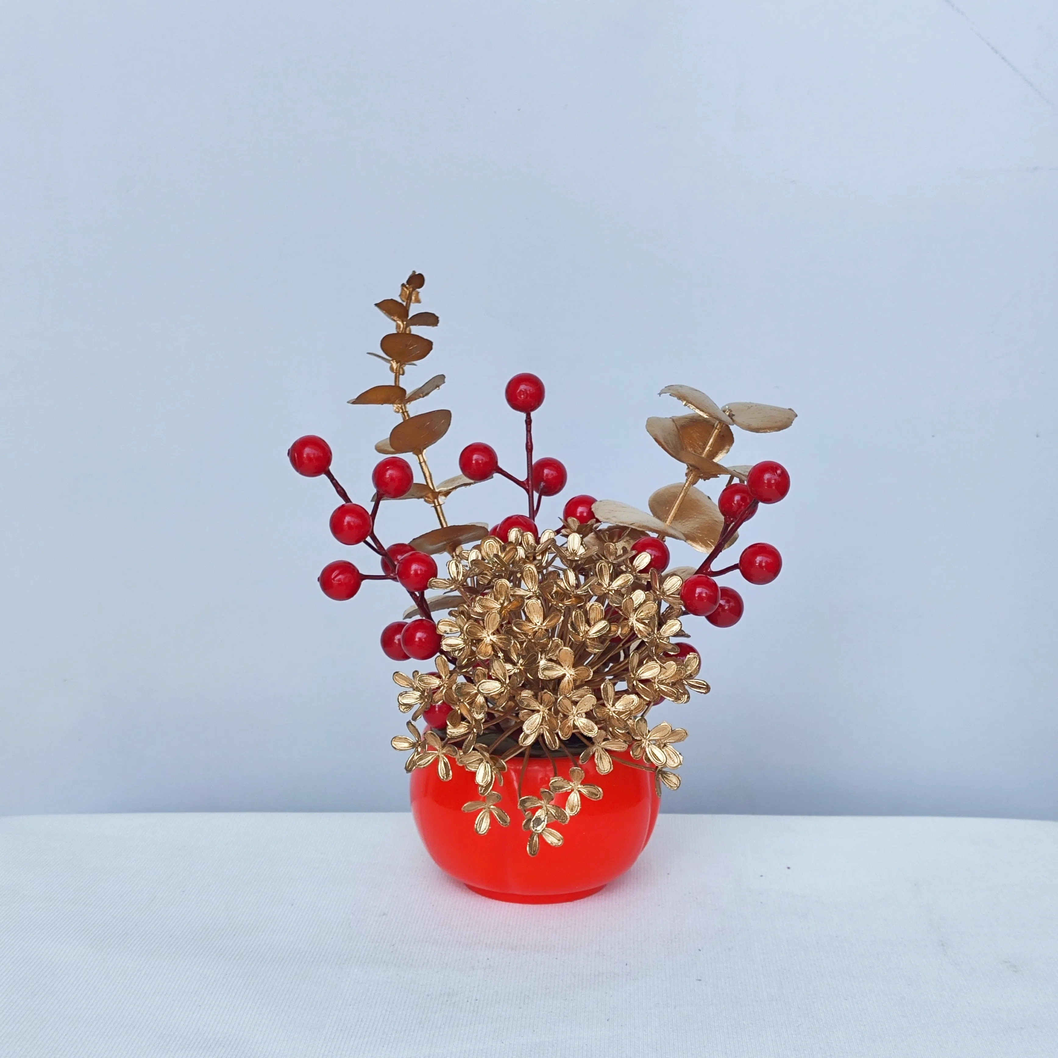 Qingxiang handmade red fruit arreglo floral boutique piezas artesanales productos terminados wholesale inmortal flower red fruit single hecho a mano con flores regalo del día de la madre día del maestro Application Scenario