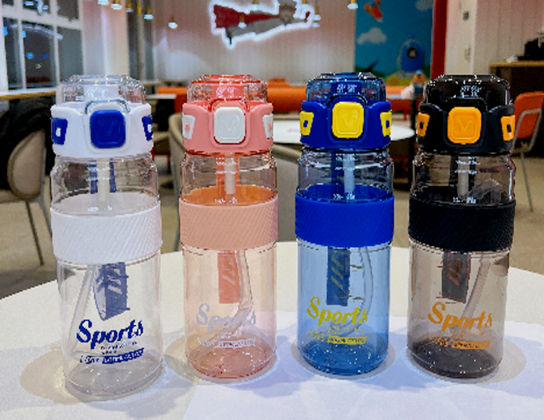 Sports撞色运动吸管杯!带防烫圈+大容量 按扣开盖超方便 学生户外通勤都能用详情2