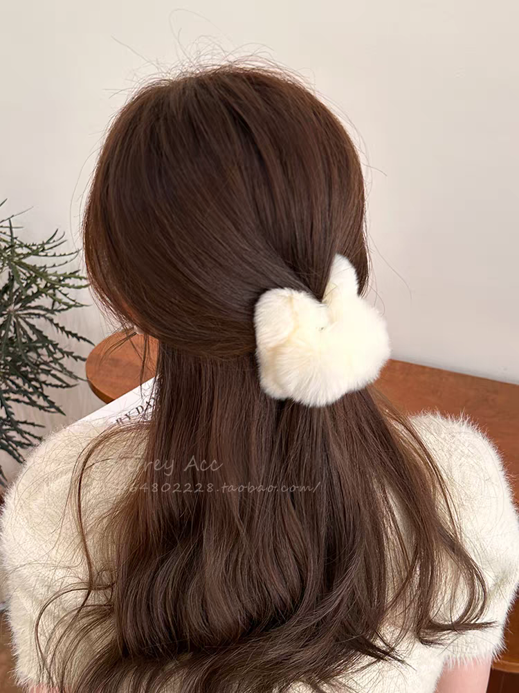 精致小巧~獭兔毛网红发夹女秋冬后脑勺盘发点缀抓夹高级感鲨鱼夹详情图6