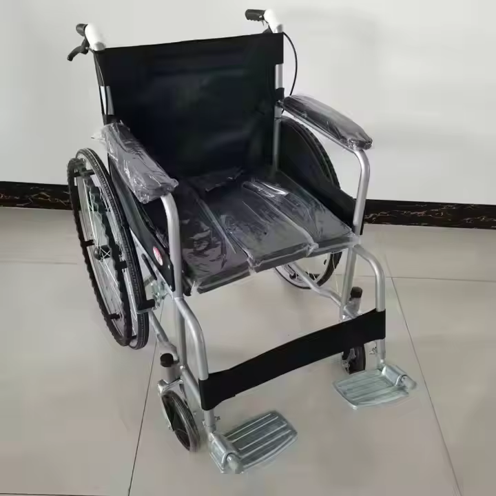 标准轻型可折叠手动摆动可拆卸搁脚板钢制轮椅 wheel chair