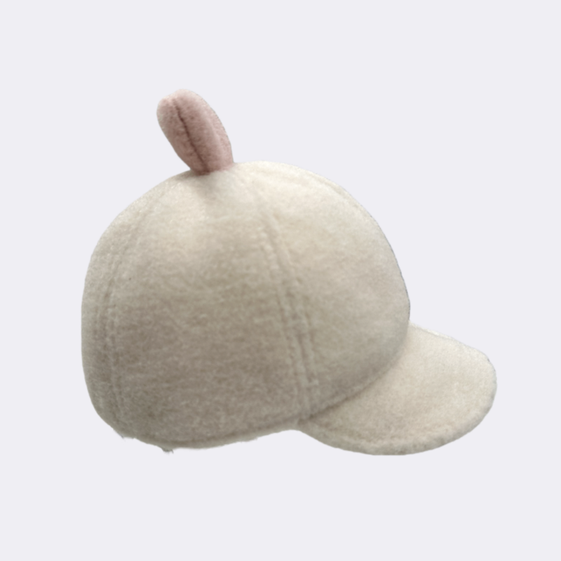 The small heart-shaped embroidered baseball cap with a soft brim is suitable for children aged 1 to 2 details Picture