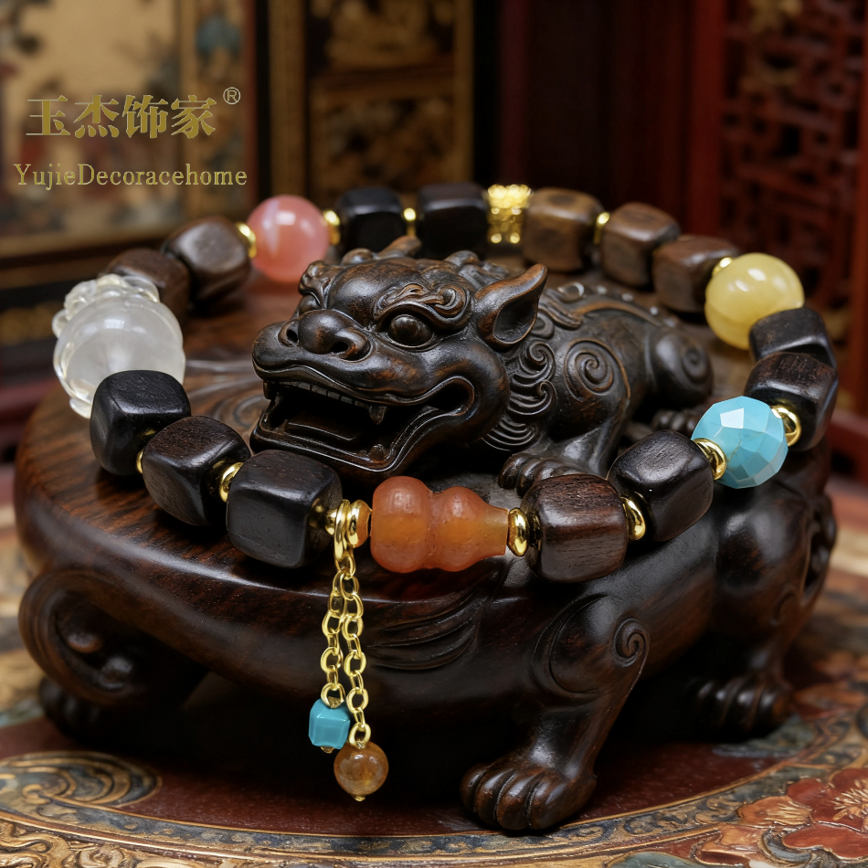 Crystal PI Xiu paired with sandalwood bracelet, multi-treasure collectible bracelet, casual and personalized bracelet accessory, trendy for both men and women Item Picture