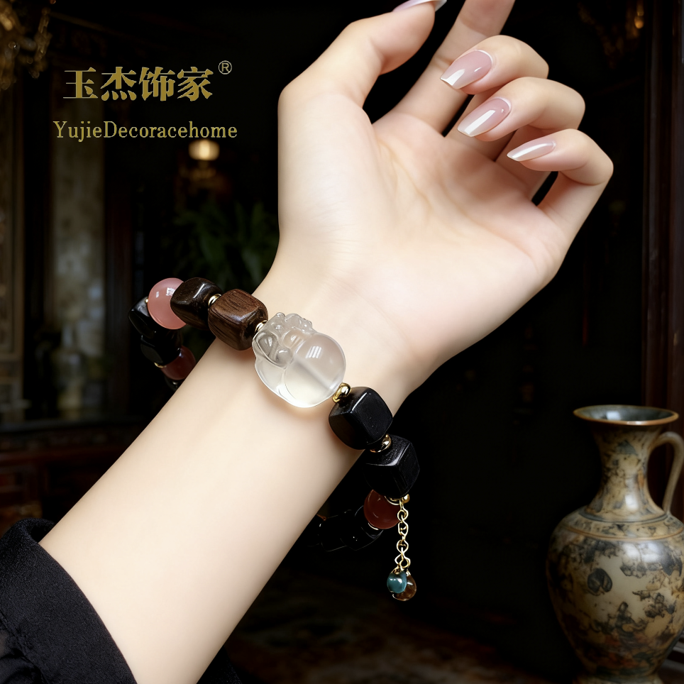 Crystal PI Xiu paired with sandalwood bracelet, multi-treasure collectible bracelet, casual and personalized bracelet accessory, trendy for both men and women Specification image
