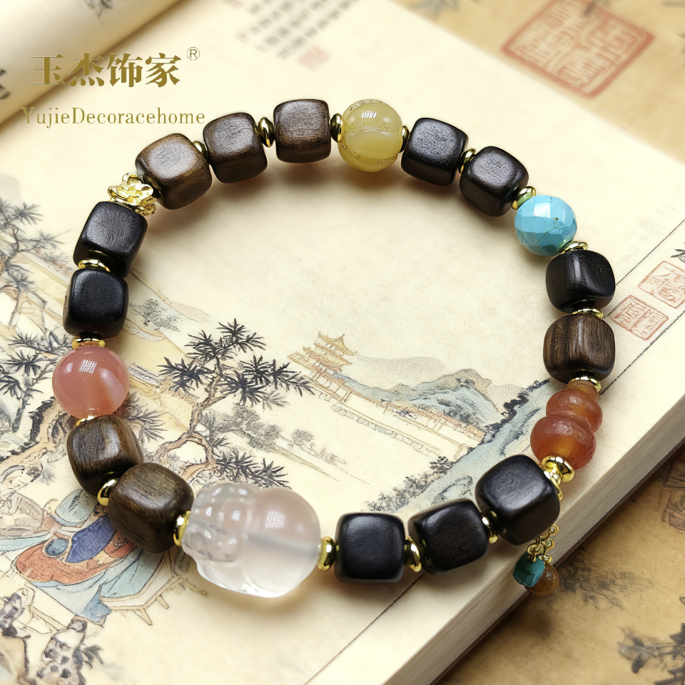 Crystal PI Xiu paired with sandalwood bracelet, multi-treasure collectible bracelet, casual and personalized bracelet accessory, trendy for both men and women details Picture
