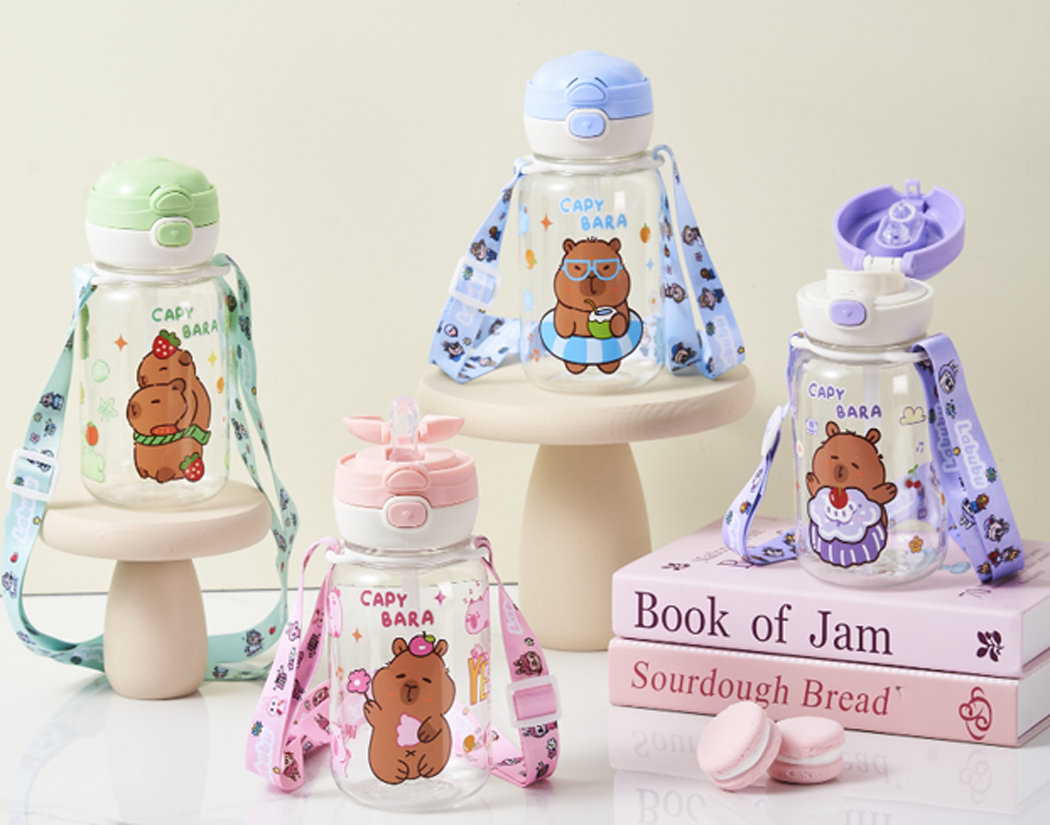 卡皮巴拉萌趣吸管杯 带背带便携水豚杯 多款式少女心大容量学生高颜值随手杯详情2