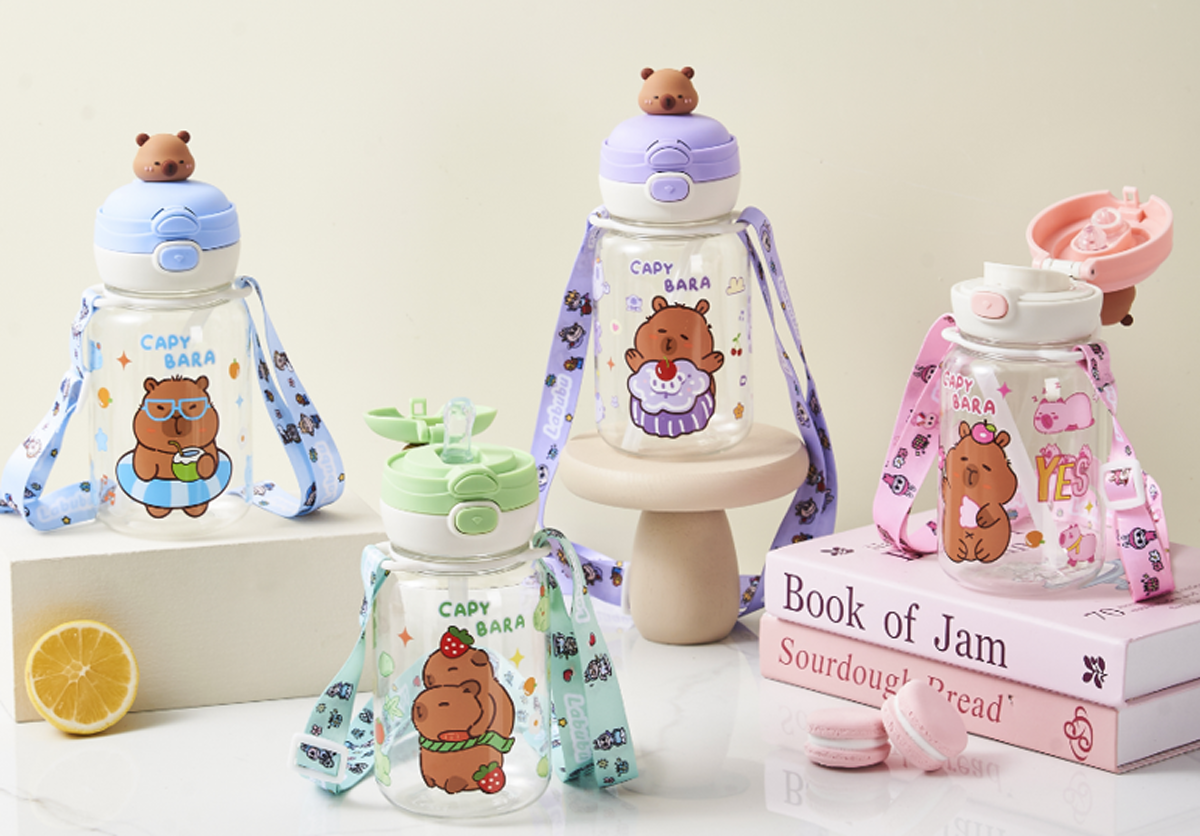 卡皮巴拉萌趣吸管水杯 带背带便携水豚杯 多款式可爱少女心大容量学生随手杯详情2