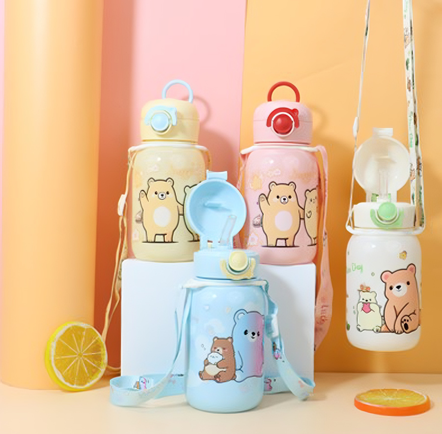 可爱小熊吸管水杯 带背带便携大容量 萌趣卡通学生少女心高颜值随手杯详情2