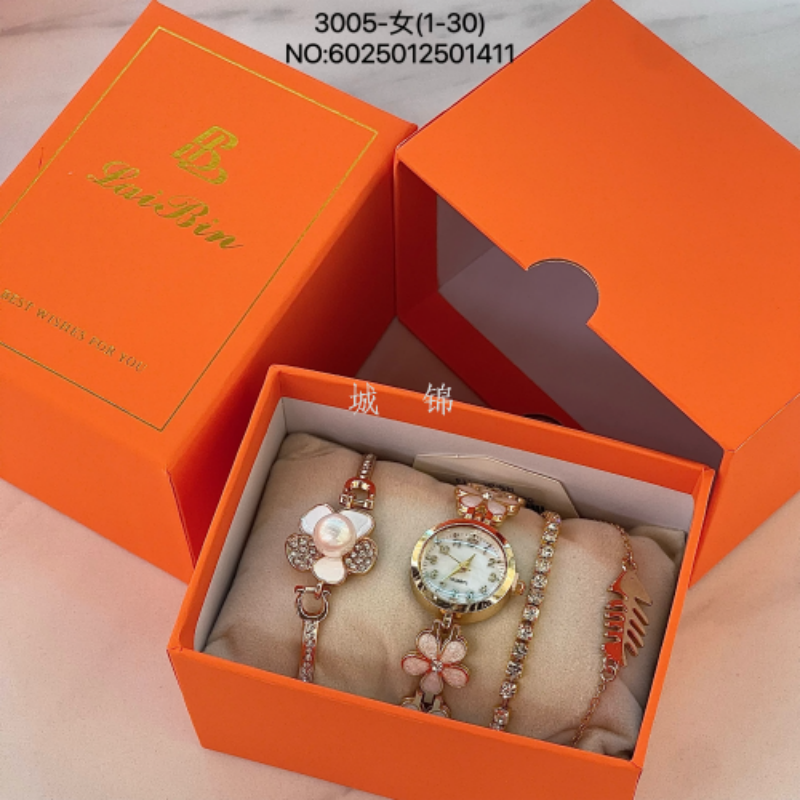 圣诞情人节礼物送女友轻奢手表女不锈钢饰品项链跨境感恩节伴手礼