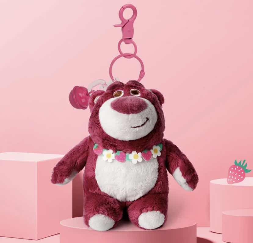 迪士尼正版挂件 花环草莓熊毛绒挂件时尚潮流可爱挂件配饰包挂手机挂链详情图2