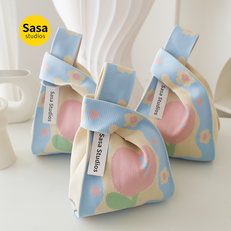 handbag small carrying bag exquisite knit handbag baby one month old hundred days banquet gift bag wedding gift bag details Picture