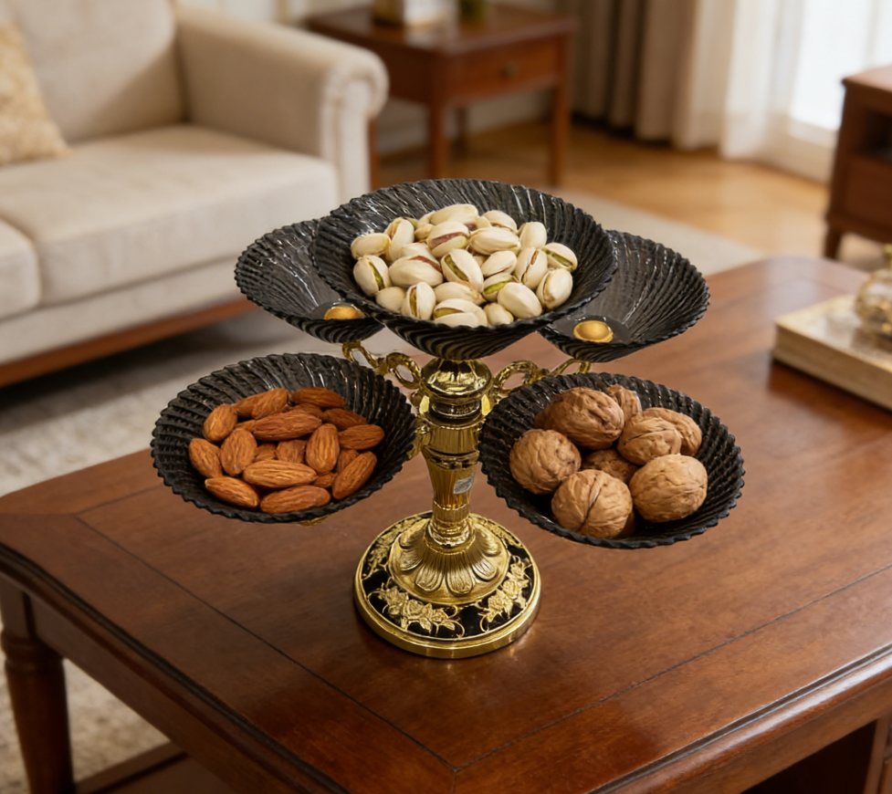 Household multi-layer rotating fruit plate, living room fruit plate, European light luxury style crystal plate, shockproof Application Scenario
