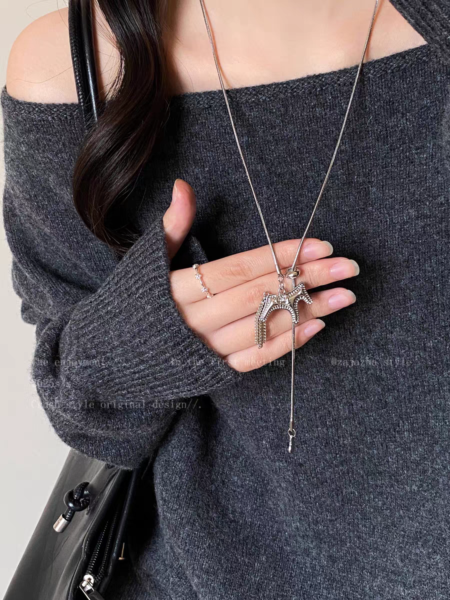 马上发财~金色流苏小马项链女秋冬本命年长款毛衣链简约百搭配饰项链