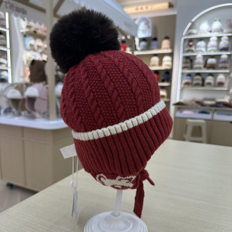The children's woolen ear protectors with ball knitted caps are suitable for children aged 2 to 3 details Picture