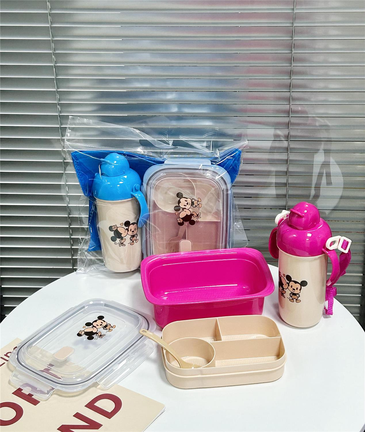 Multi-functional glass food preservation box tableware set, heat-resistant sealed lunch box, stainless steel insulated lunch box, stainless steel pot, daily necessities Application Scenario