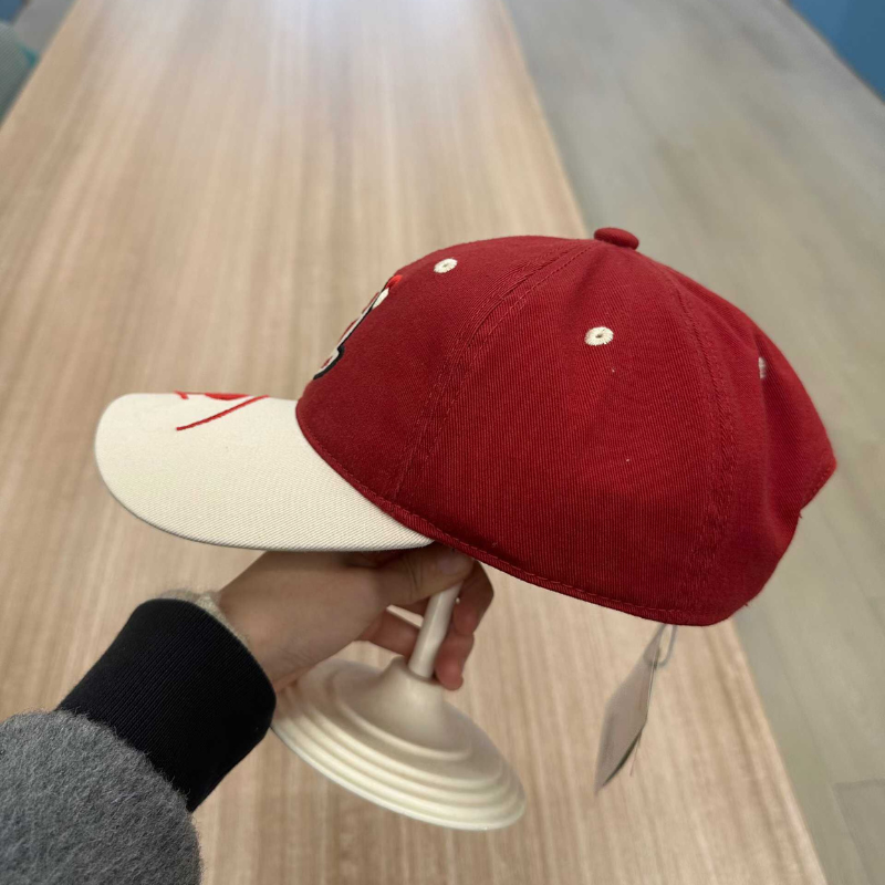 A red baseball cap suitable for children aged 2 to 8 details Picture