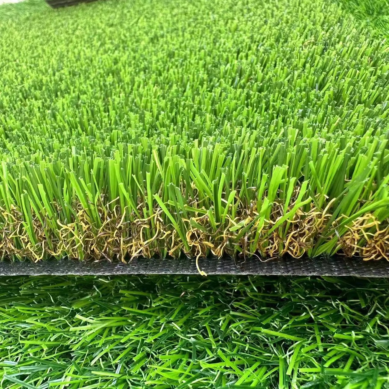In Europe and America, popular park landscape artificial turf, leisure walkway greening, artificial turf, roof greening, green plants, carpets, lawns, artificial turf, artificial grass, and artificial turf for outdoor use