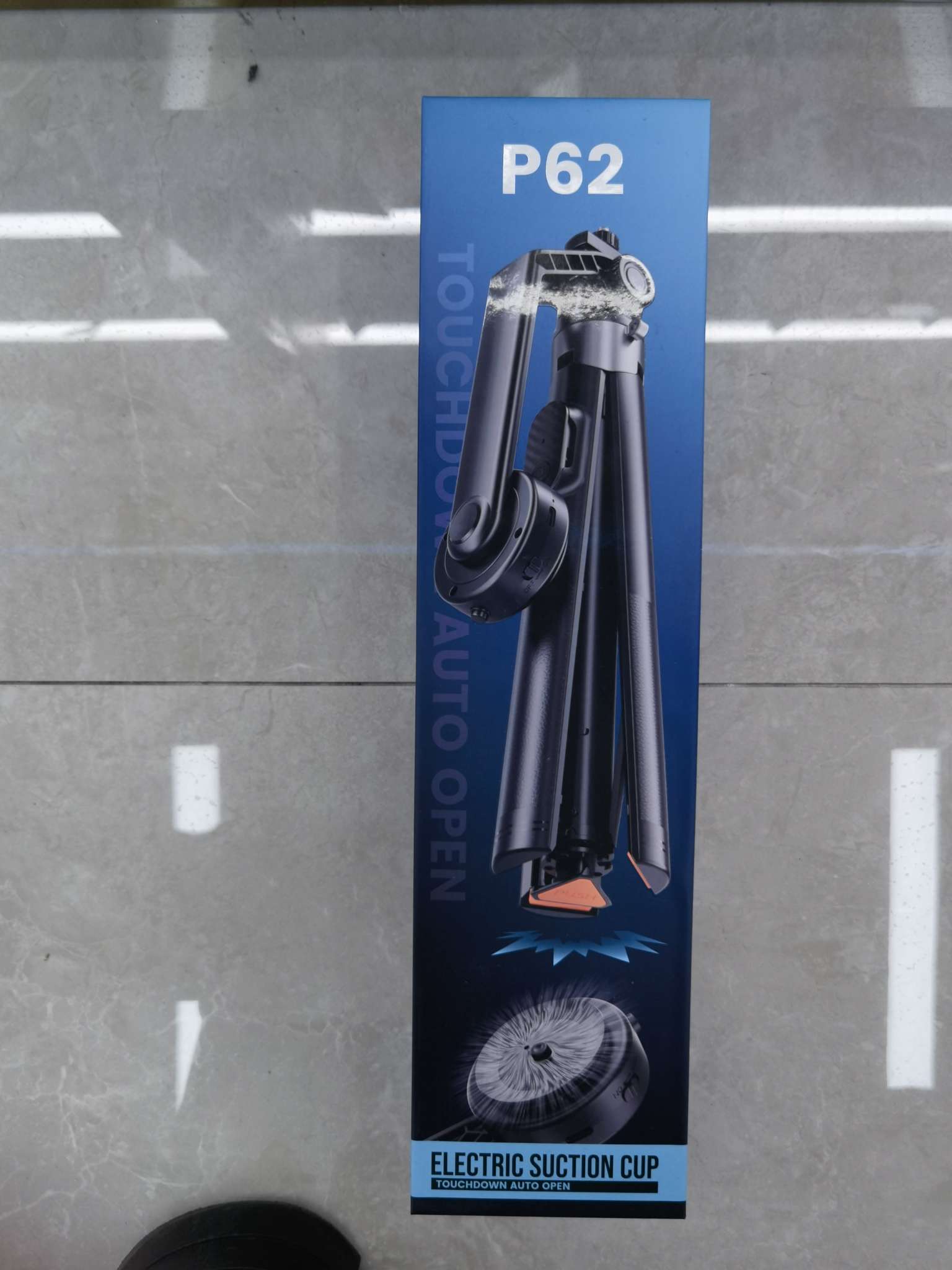 p62数码电脑手机配件多功能自拍杆三脚架充电宝便携自拍桿适用手机相机