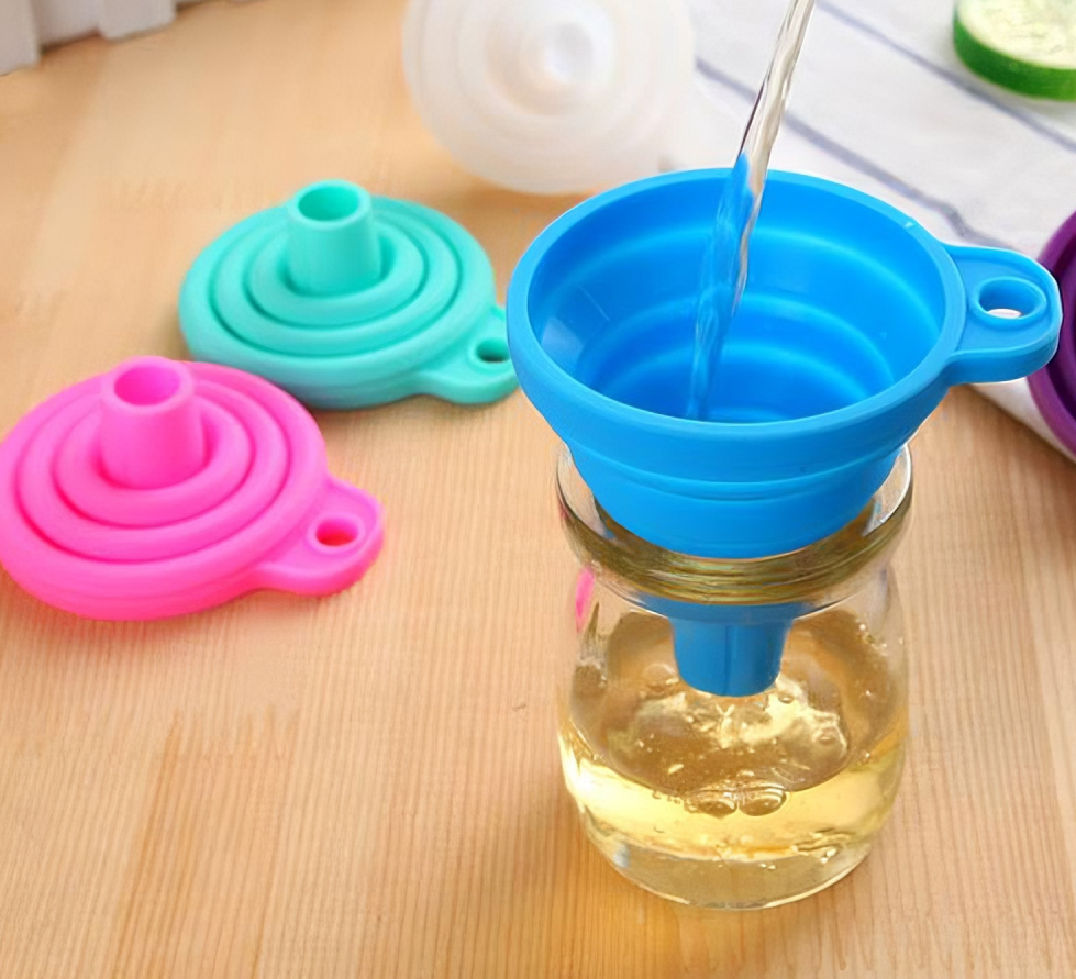 Creative folding mini telescopic funnel, kitchenware, silicone funnel, household liquid dispensing, oil pot, funnel, wine strainer Item Picture