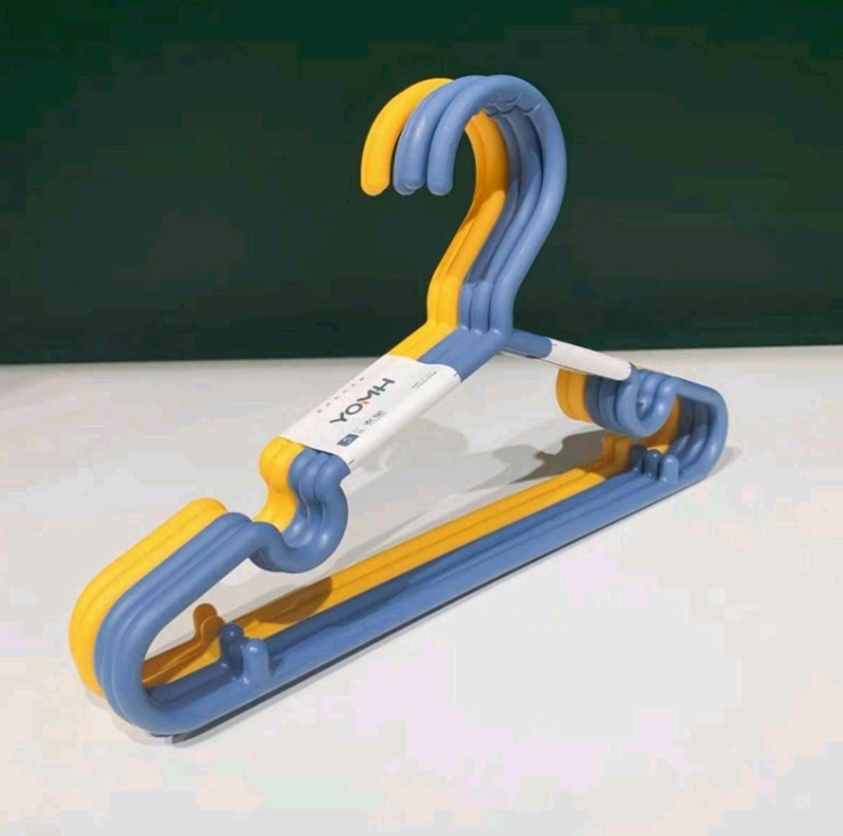 6134-5 Colorful adult plastic clothes hanger, home seamless clothes hanger, children's anti-slip, lightweight and multi-functional clothes hanger detail image 3