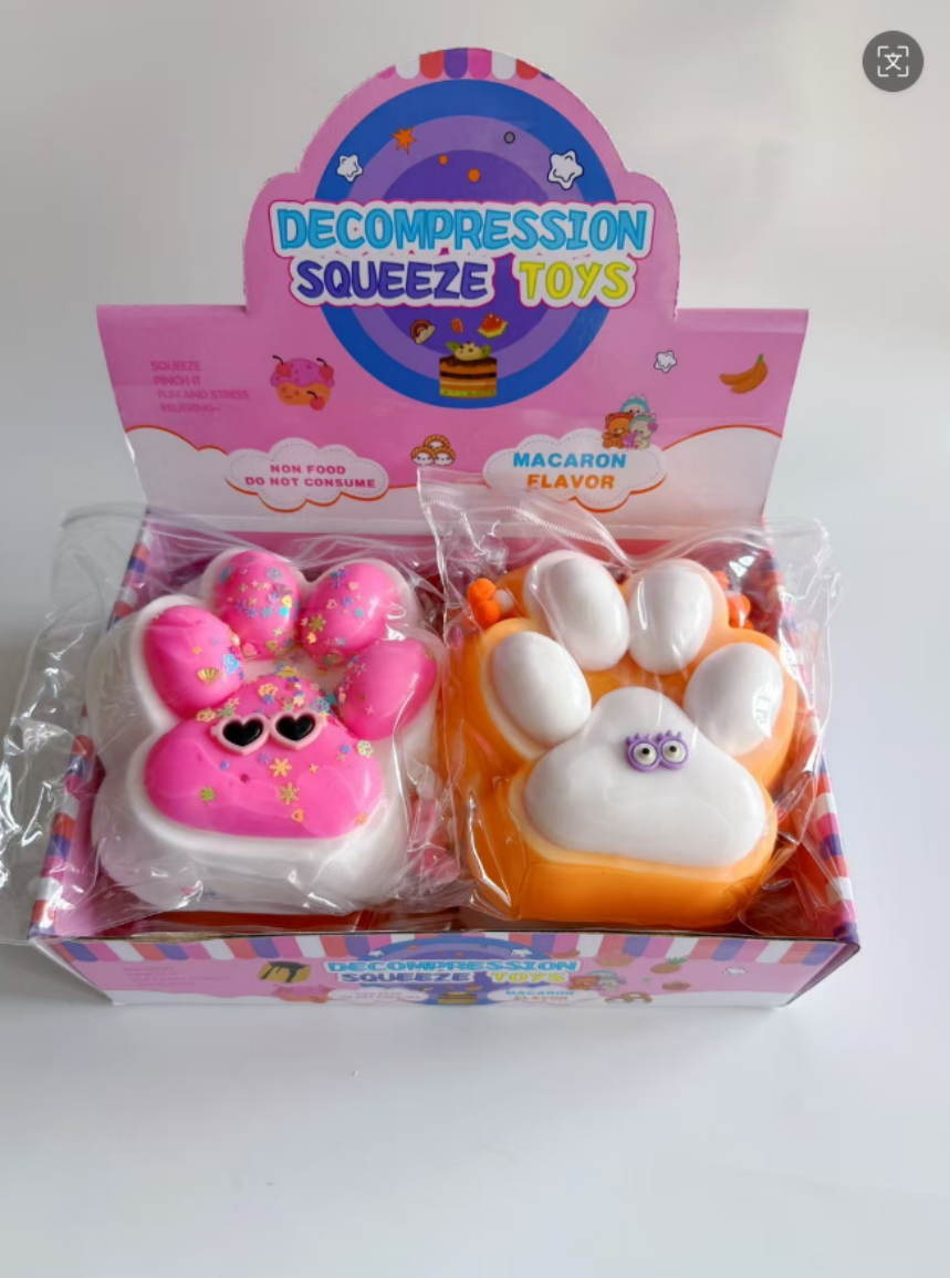 Cross-border e-commerce children's bestsellers: Solid bottom big cat PAWS for stress relief and release. Two sets of creative, educational, stress-relieving and relaxing toys with accessories Application Scenario