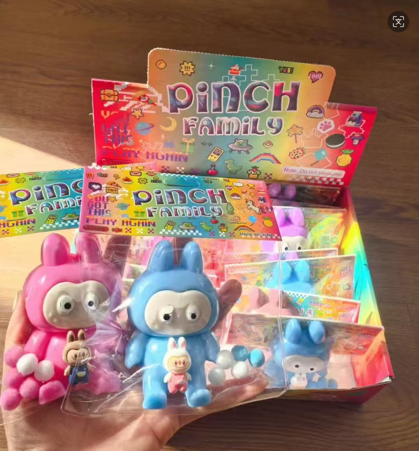Two sets of creative, educational, stress-relieving and relaxing toys for children on cross-border e-commerce platforms, featuring a combination of solid bottom pull-out cloth straps and accessories Application Scenario