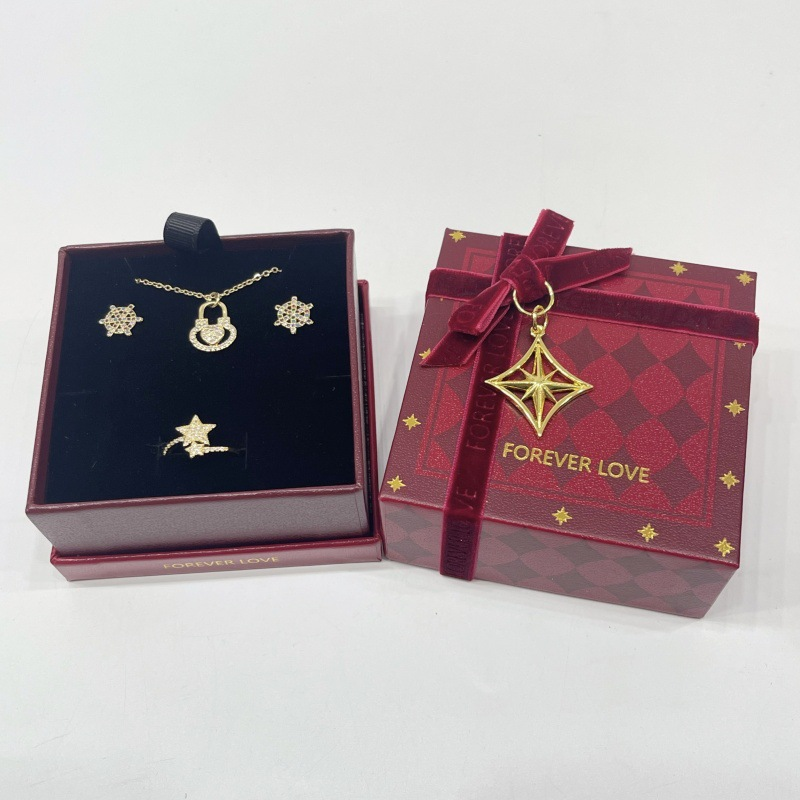 Chinese knot decorative items, red gift boxes, gift packaging boxes, knot art festival gift boxes, decorative materials details Picture